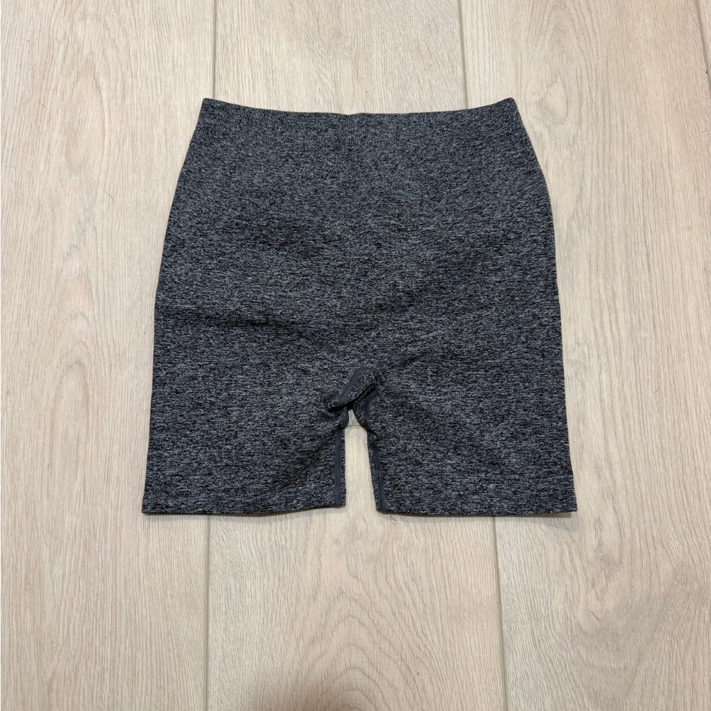 TLF Women's Gray Shorts Scunch bottom